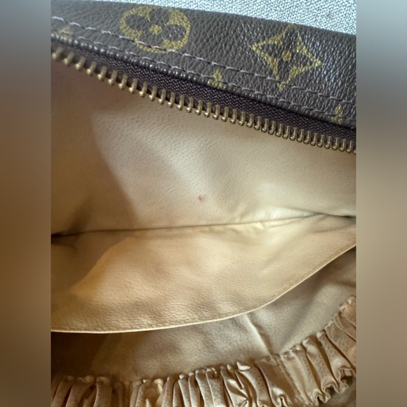 Louis Vuitton 28 Trousse Bag - EXCELLENT condition. Vintage Piece - Picture 10 of 13